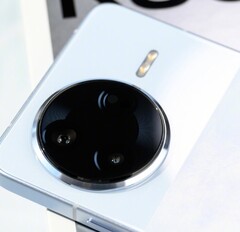 预计红米 K80 Ultra 的外观将与其他 K80 系列手机相似。(图片来源:Jack Yee)