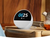 亚马逊重新推出 Echo Spot,但显示屏尺寸更小。(图片来源:亚马逊)