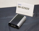新型 QNA-UC25G2SF 网络适配器的传输速率高达 50 Gbps(图片来源:Andreas Sebayang/Notebookcheck)