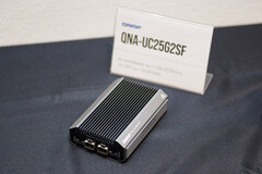 新型 QNA-UC25G2SF 网络适配器的传输速率高达 50 Gbps（图片来源：Andreas Sebayang/Notebookcheck）