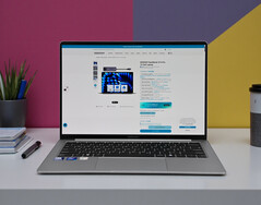 配备英特尔酷睿 Ultra 9 处理器、32 GB 内存和 2 TB 固态硬盘的 GeekBook X14 Pro