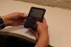 中断读取 RFID 卡（图片来源：Interrupt Tech on Kickstarter）