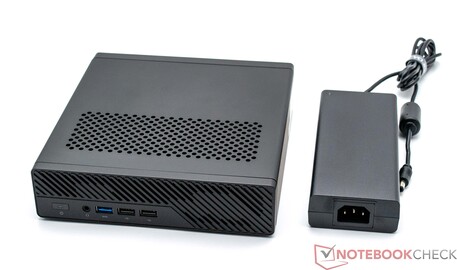 Minisforum MS-01 配有电源装置（19 V；9.47 A）