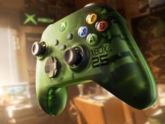 在 Reddit 上,粉丝们展示了 Xbox X25 系列不同透明颜色的外观。