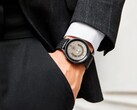 Pitaka碳纤维表带是三星默认的Galaxy Watch4和Galaxy Watch5系列表带的轻质和坚固的替代品。(图片来源：Pitaka)