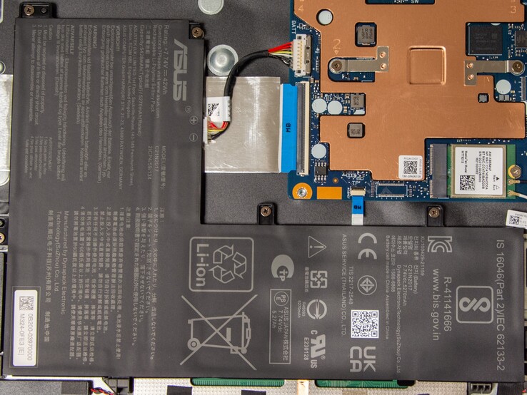华硕Chromebook CM14 的电池容量为 42 Wh。
