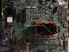 英特尔豹湖 ES CPU（图片来源：YuuKi_AnS on X）