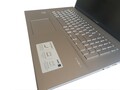 华硕VivoBook 17 F712JA笔记本配备全高清IPS和被动冷却系统