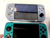 KT-R1S 采用 3:2 显示屏；KT-Pocket 表示稍后可能会推出 4:3 版本。(图片来源：via Nittrx）