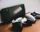 据传闻，索尼PlayStation 6将对图中所示的Steam Deck构成强劲挑战。