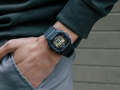 卡西欧 G-Shock GW-5000U-1(如图)是原 DW-5000C 最忠实的现代传人之一。(图片来源:卡西欧)