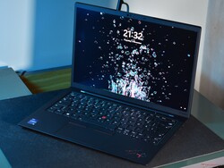 评测中：联想 ThinkPad X1 Carbon Gen 11，评测样品由联想提供