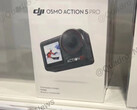 大疆可能会将 Action 5 Pro 与多个 "组合 "配件包搭配销售。(图片来源：@Quadro_News）