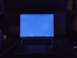 华为MateBook 16s的光照度