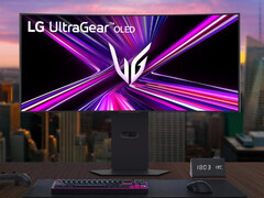 LG UltraGear OLED 34GX900A 配备了相对较厚的可调节支架。(图片来源：LG）