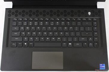 x15放弃了m15键盘，采用了与x17完全相同的键盘布局。