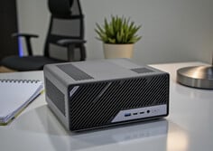 迷你论坛 MS-02 Ultra