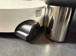 可伸缩的滚筒拖把可确保无边缘清洁。