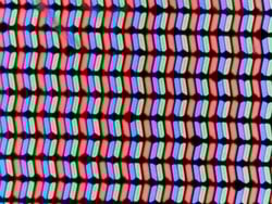 LC 显示器采用经典的 RGB 子像素矩阵，由一个红色、一个蓝色和一个绿色发光二极管组成。