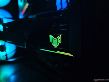 TUF 徽标的 RGB 效果