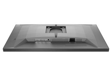 端口包括 DisplayPort 2.1 和 HDMI 2.1