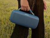 灵活的手柄为 Bose SoundLink Max 带来了手提包般的外观(图片来源:Bose)