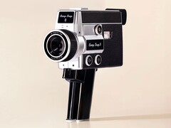 Camp Snap CS-8 摄像机的灵感来自经典的柯达超 8 摄像机（图片来源：Camp Snap）