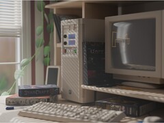 桌面上显示的 Maingear Retro98 预制游戏 PC（图片来源：Maingear PR，有编辑）
