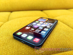 iPhone 13 现在可以使用 T-Satellite 的 Starlink 服务。(图片来源：Notebookcheck）