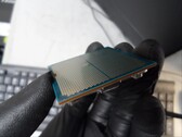 一位 Reddit 用户分享了一些图片，展示了他们在使用微星 X870E Tomahawk WiFi 主板运行 9800X3D CPU 后 "爆炸 "的情况。(图片来源：Realistic_Age_718 via Reddit）