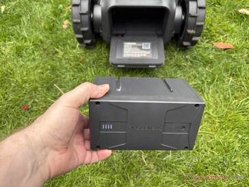 15 Ah 大型电池，可拆卸