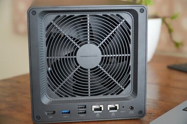 Ugreen NASync DXP4800 GT 返回