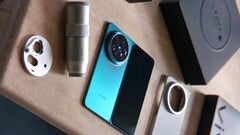 vivo X Fold 7 将于 6 月 26 日发布,作为该品牌迄今为止拍照性能最佳的折叠屏手机,它搭载了 vivo X300 的摄像头硬件,并优化了多任务处理功能。