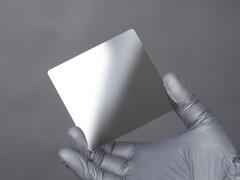 Cerabyte 的目标是超密集、耐用的档案存储。图为Cerabyte 的玻璃陶瓷存储设备（图片来源：Cerabyte）