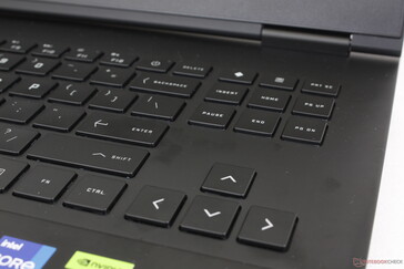 为数不多的拥有宽敞的方向键但没有数字键盘的游戏笔记本电脑之一