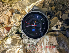 Galaxy Watch5系列的最新更新，下载量超过500MB。(图片来源：NotebookCheck)