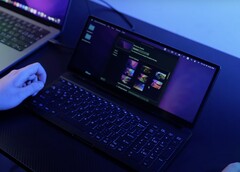 KeyGo 结合了全键盘和 12.8 英寸触摸屏，售价仅为 249 美元。  