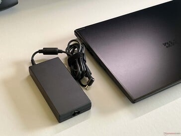 230 瓦 PSU