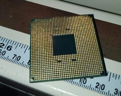 这个有弯曲/破损针脚的Ryzen 9 5900X只花了3美元。 (图片来源：Reddit上的u/bogerton)