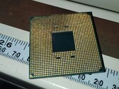 这个有弯曲/破损针脚的Ryzen 9 5900X只花了3美元。 (图片来源：Reddit上的u/bogerton)