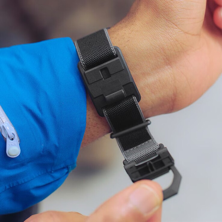 单手即可顺利打开和关闭磁扣。