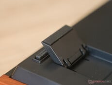 Keychron K3 HE 有可翻转的脚垫
