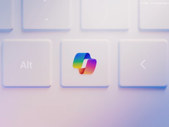 笔记本电脑上的微软 Copilot 键造型。