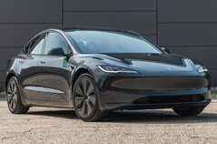 特斯拉申请将 Model 3 和 Model Y 引入印度的认证许可(图片来源:Michael Simari/Car and Driver)