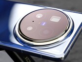 虽然评测人员对 vivo X200 Pro 非常满意，但目前许多中国用户都在抱怨镜头眩光问题。(图片来源：微博）