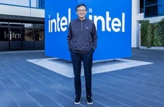 Lip-Bu Tan 在 Intel 总部。自他出任首席执行官以来,该公司的股价已涨至原来的约四倍。