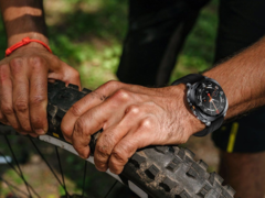 Rogbid Apex TS（如图）内置 LED 手电筒，也可在户外使用。(图片来源：Rogbid）