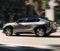 电动丰田 bZ4X SUV（图片来源：丰田美国公司）