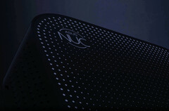 NUC 14 Pro AI 还配备了嵌入式指纹扫描仪。(图片来源：华硕）