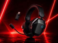 Edifier G5 Max 配备了一支可拆卸的 9.75 毫米单向麦克风